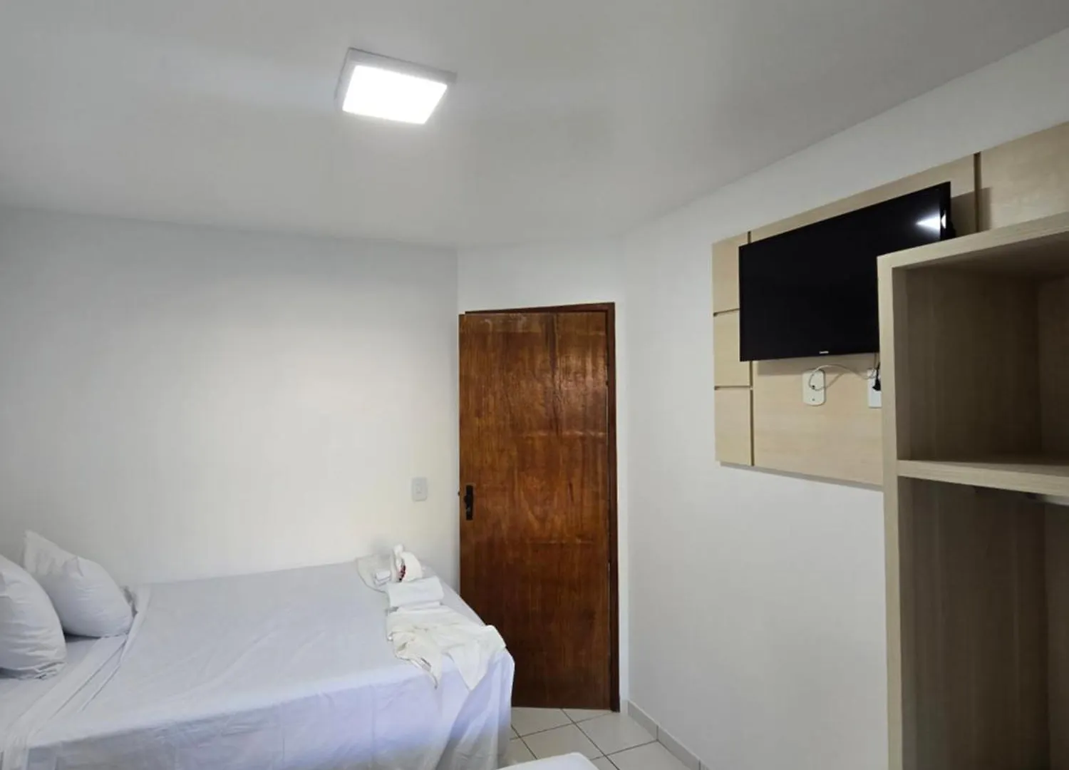 Apartamento Apto Terreo Mobiliado Com Piscina - 400M Da Praia De Taperapuan, Proximo Ao Axe Moi- Golden Dolphin Residence Porto Seguro